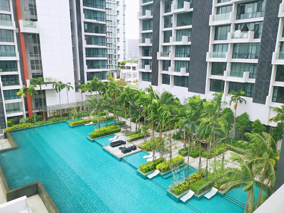 Grand Medini Suites By Rr Jbcity Nusajaya  Exterior foto